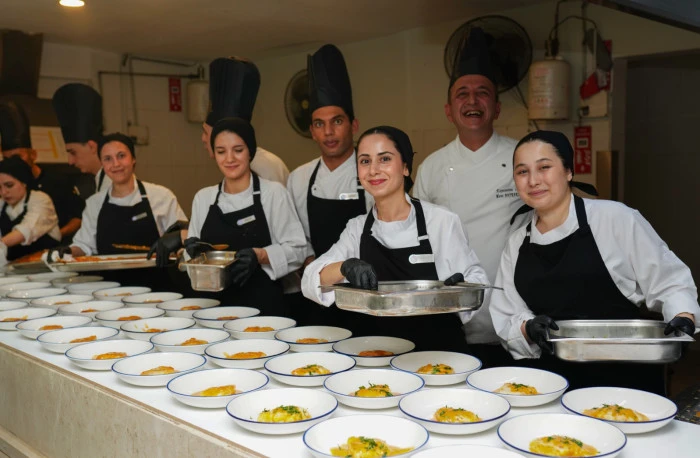 İbrahim Çeçen Vakfı Zirvenin Şefleri Projesiyle Gençlerin Yanında