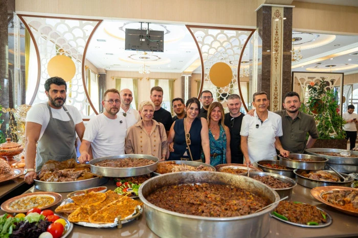 MALATYA K&Uuml;LT&Uuml;R YOLU FESTİVALİ&rsquo;NDE ŞEFLER &Ouml;NERDİ:
