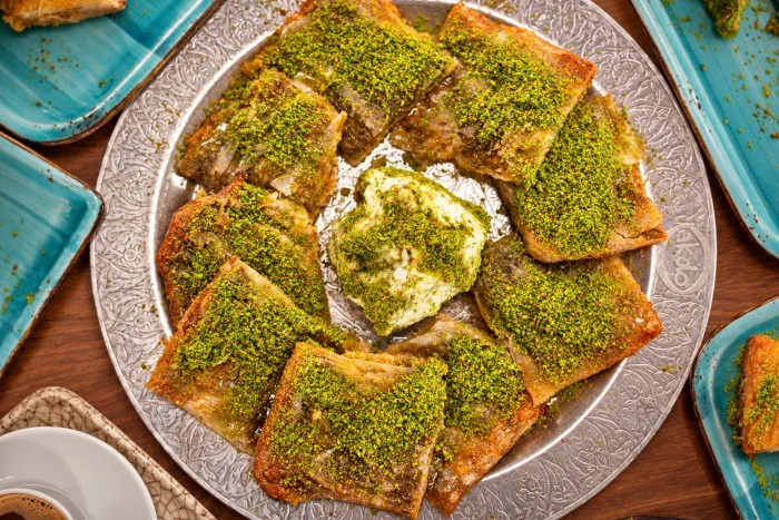 KAHRAMANMARAŞ&rsquo;TA NE YENİR? ŞEFLERİN MARAŞ LİSTESİNDE HANGİ LEZZETLER VAR?
