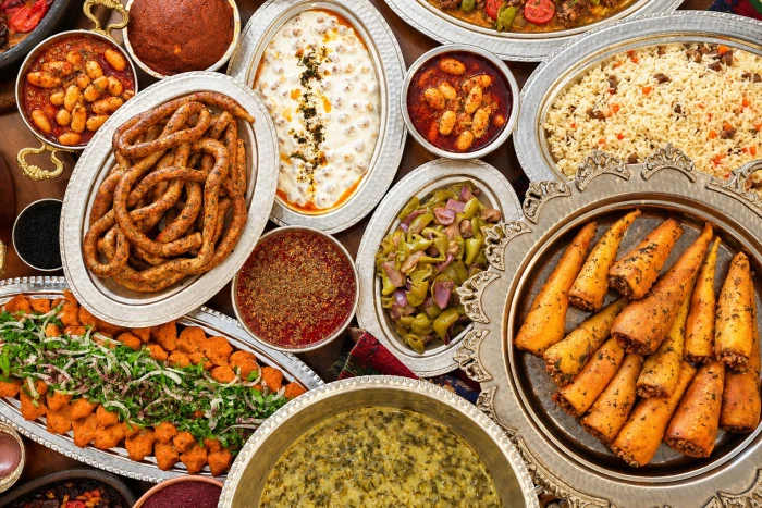 KAHRAMANMARAŞ&rsquo;TA NE YENİR? ŞEFLERİN MARAŞ LİSTESİNDE HANGİ LEZZETLER VAR?