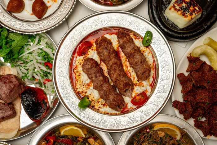 GASTROANTEP K&Uuml;LT&Uuml;R YOLU FESTİVALİ&rsquo;NE 12 &Uuml;NL&Uuml; ŞEFTEN LEZZET &Ccedil;IKARMASI