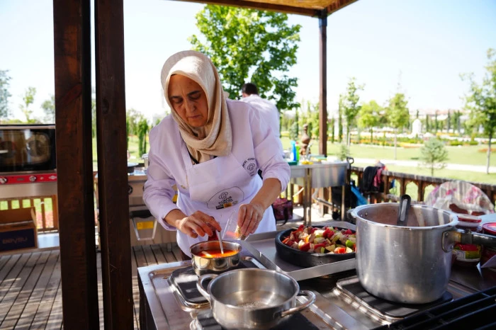 KONYA'YA GELDİĞİNİZDE G&Ouml;NL&Uuml;N&Uuml;Z DOYAR