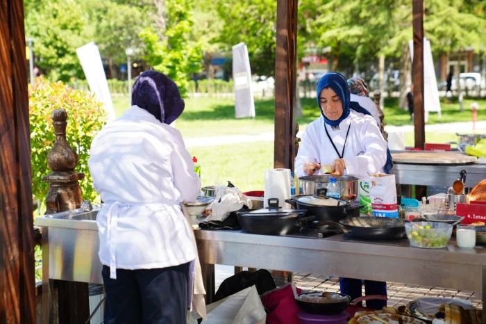 KONYA'YA GELDİĞİNİZDE G&Ouml;NL&Uuml;N&Uuml;Z DOYAR