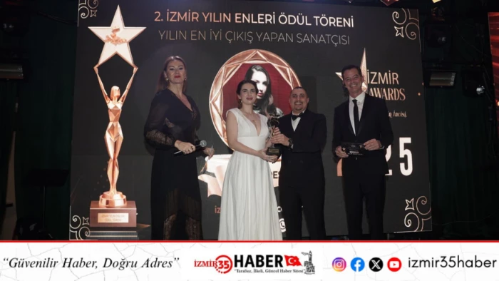 2. İzmir Yılın Enleri &Ouml;d&uuml;lleri g&ouml;rkemli bir geceyle sahiplerini buldu