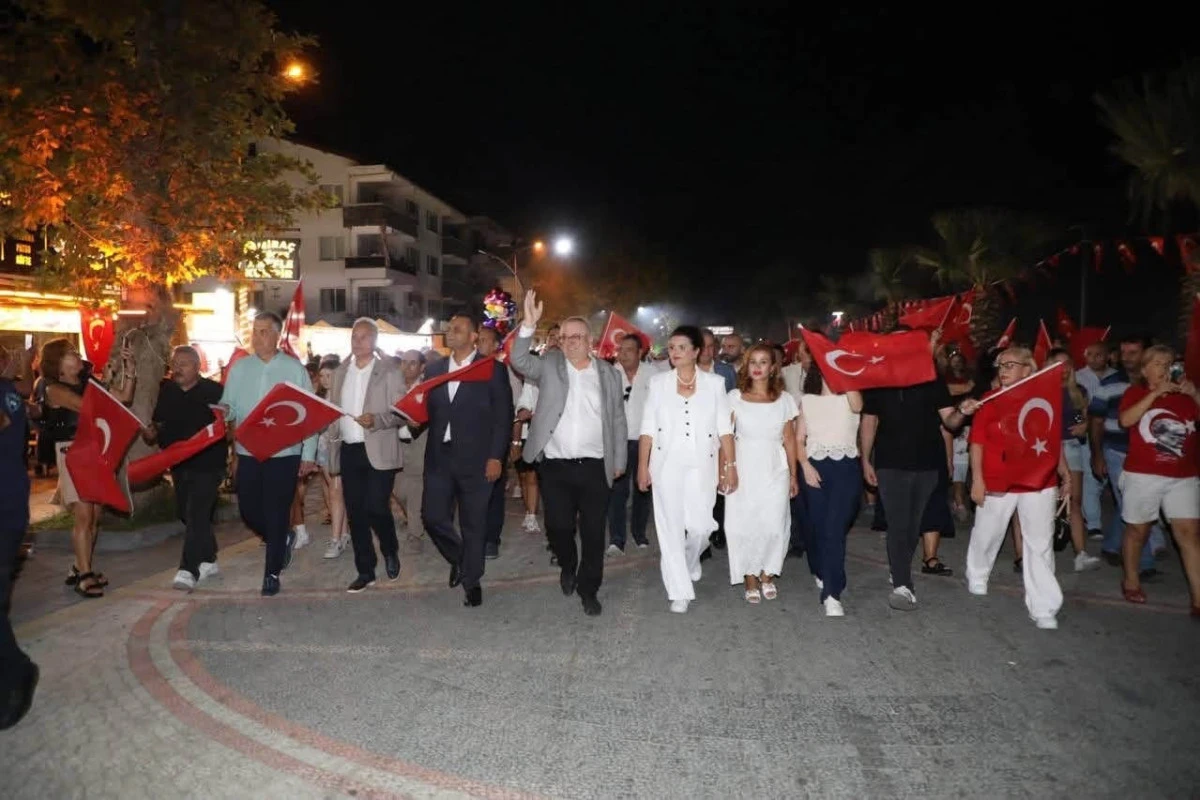 30 Ağustos Zafer Bayramı Edremit&rsquo;te b&uuml;y&uuml;k coşkuyla kutlandı