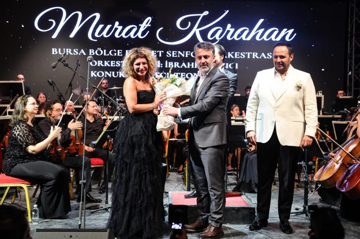 64&rsquo;&uuml;nc&uuml; Uluslararası Bursa Festivali&rsquo;ne b&uuml;y&uuml;leyici a&ccedil;ılış