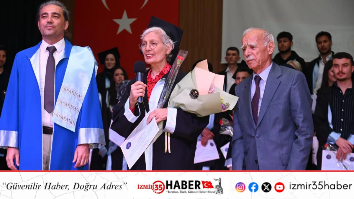 70 Yaşındaki Mezuna Diplomasını Dekan Oğlu Verdi