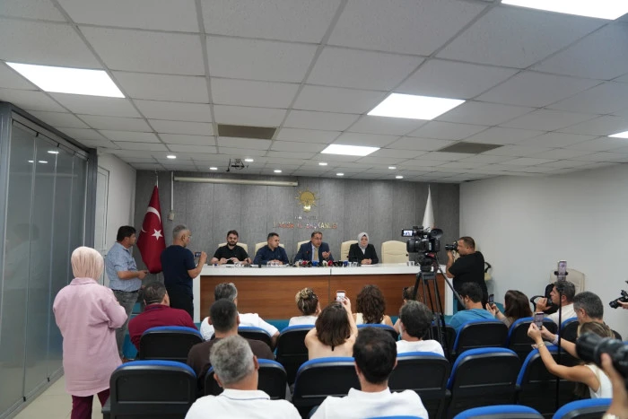 AK Parti Manisa İl Başkanı S&uuml;leyman Turgut, Gediz K&ouml;pr&uuml;l&uuml; Kavşağı&rsquo;ndaki son duruma ilişkin a&ccedil;ıklamalarda bulundu