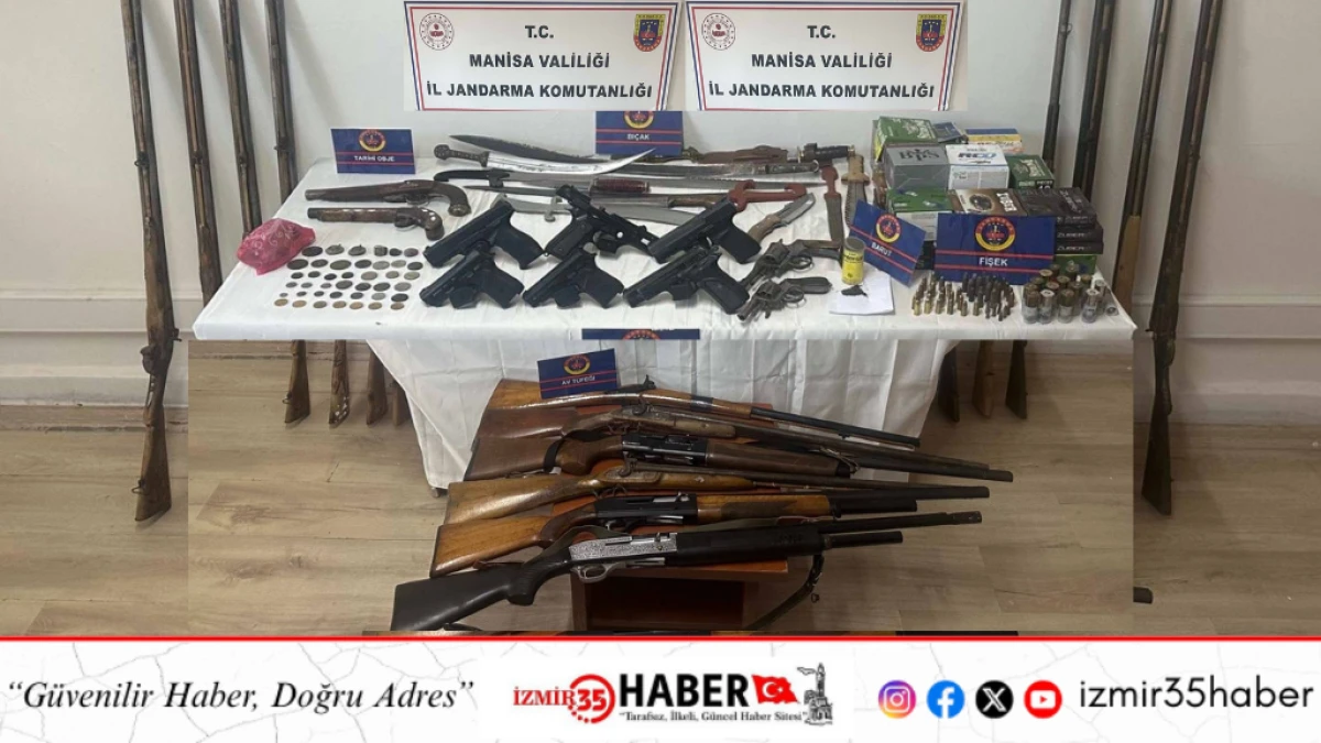 Akhisar&rsquo;da  bir evde adeta cephanelik &ccedil;ıktı