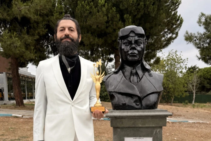 Akif Manaf Sağlık ve Barış &Ouml;d&uuml;l&uuml; Sabiha G&ouml;k&ccedil;en&rsquo;e ithaf edildi