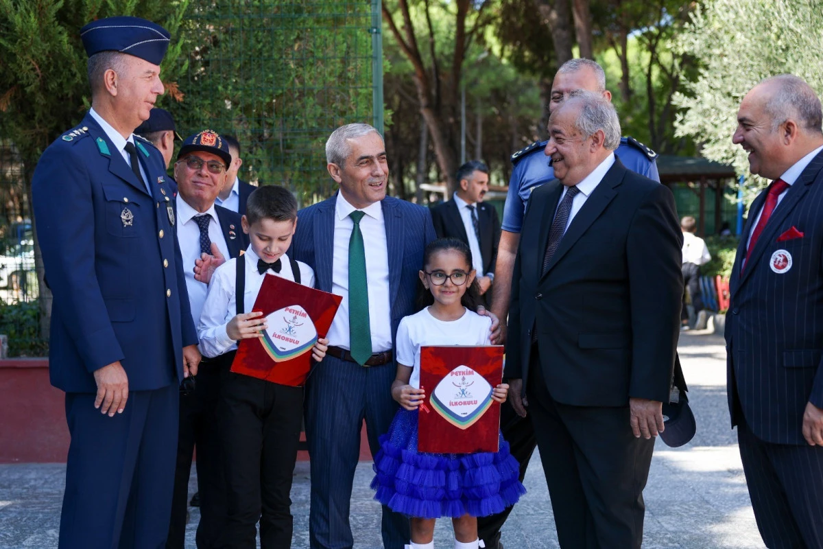 Aliağa&rsquo;da Eğitim &Ouml;ğretim Yılı T&ouml;renle Başladı