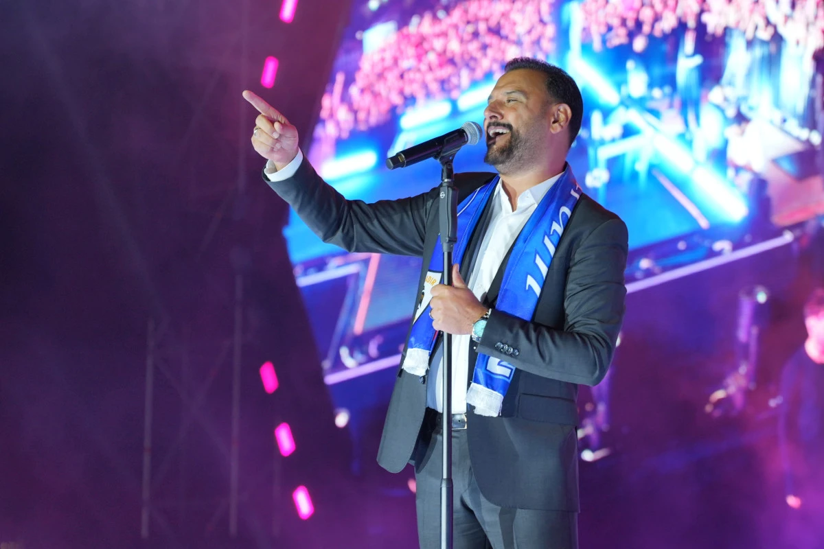 ALİŞAN&rsquo;DAN ERZURUM&rsquo;DA T&Uuml;RK&Uuml; DOLU FESTİVAL AKŞAMI