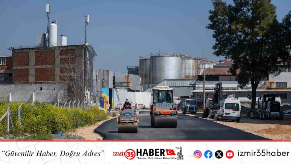 Bornova&rsquo;da yol &ccedil;alışmaları asfalt serimi
