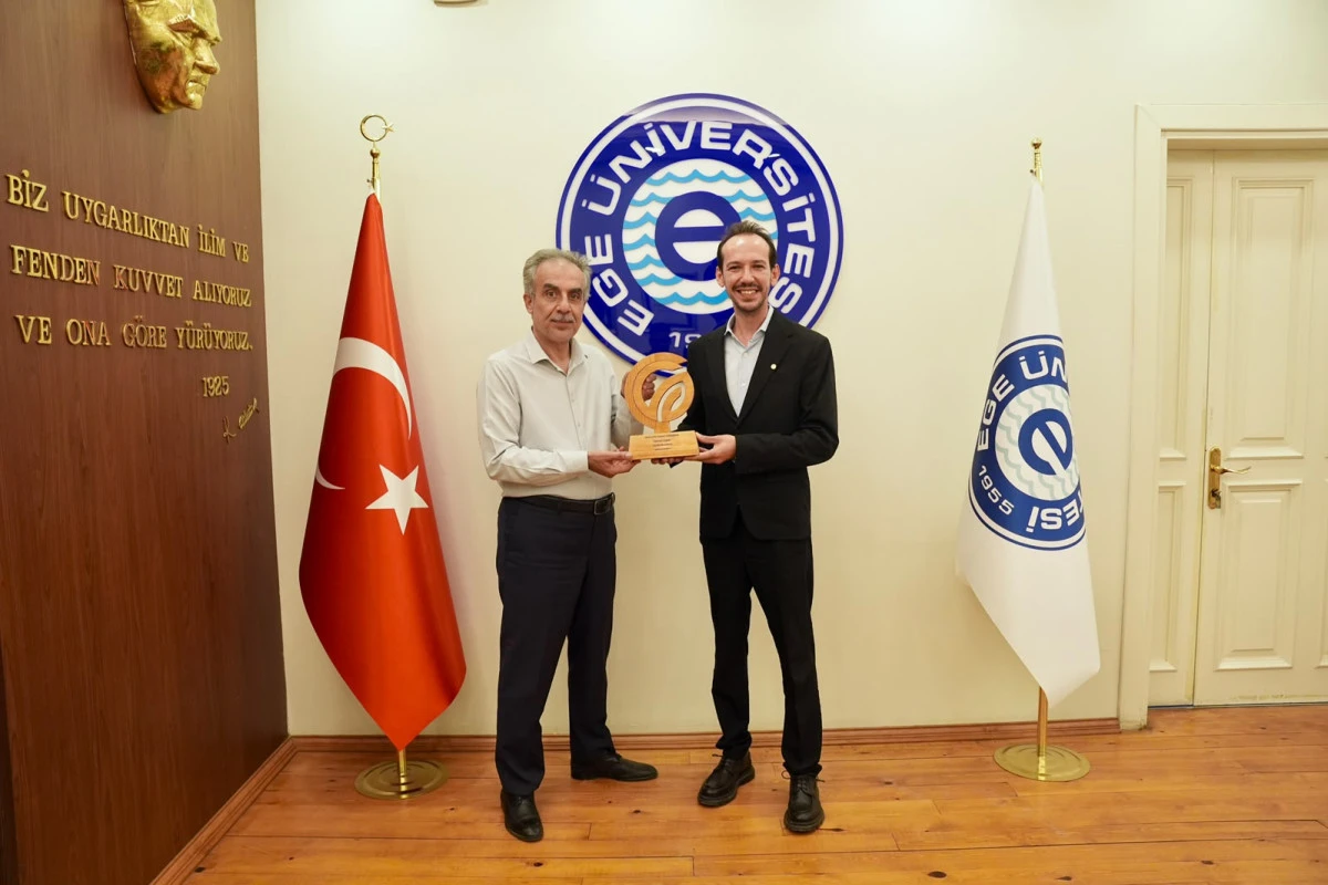 Atık kumaşlar savaşın ve g&ouml;&ccedil;&uuml;n Sessiz &Ccedil;ığlığı oldu