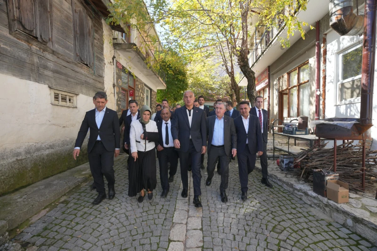  BAKAN ERSOY BABA OCAĞINDA İKİ YENİ ESERİN A&Ccedil;ILIŞINI YAPTI