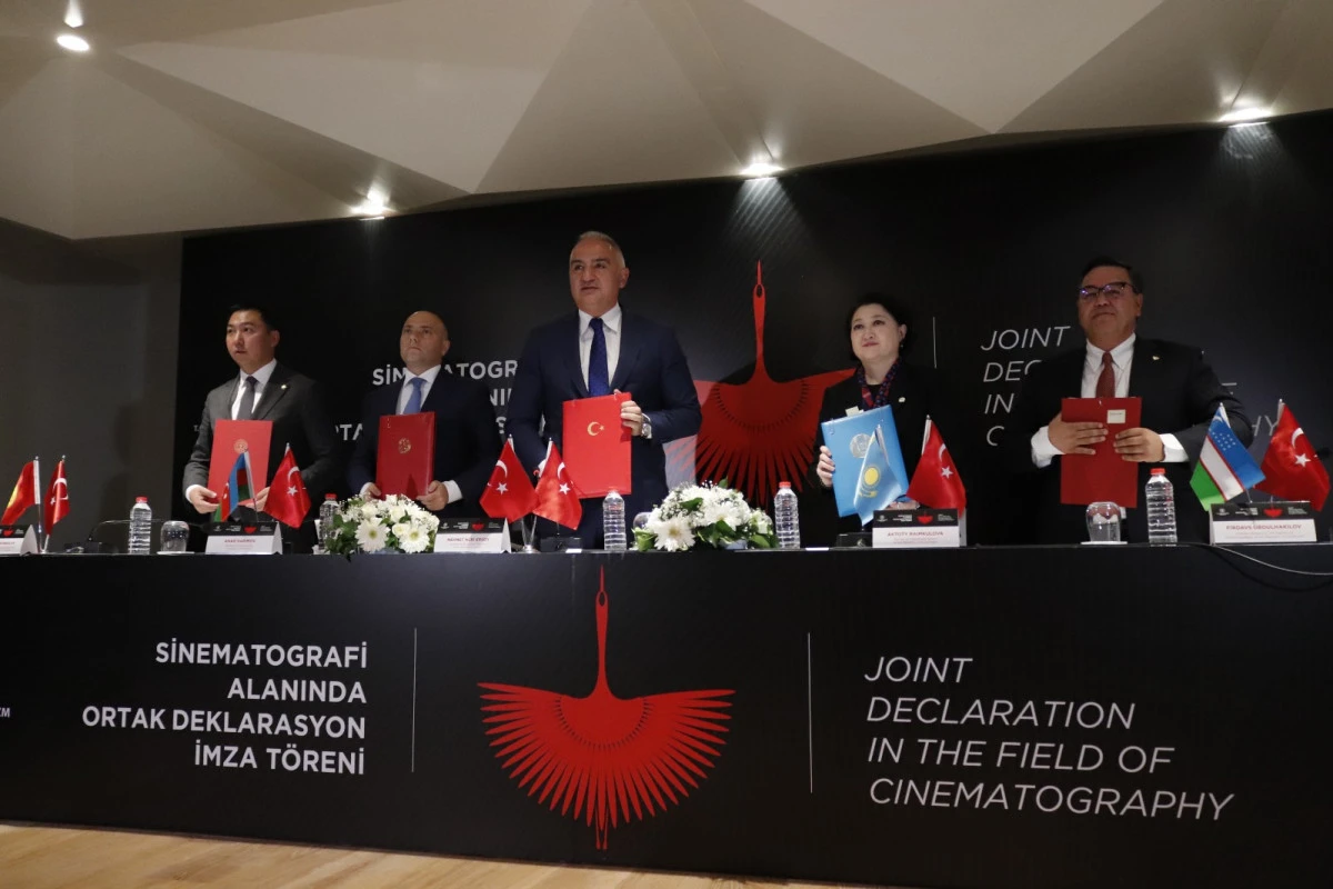 BAKAN ERSOY DUYURDU: KORKUT ATA T&Uuml;RK D&Uuml;NYASI FİLM FESTİVALİ İSTANBUL&rsquo;A D&Ouml;N&Uuml;YOR
