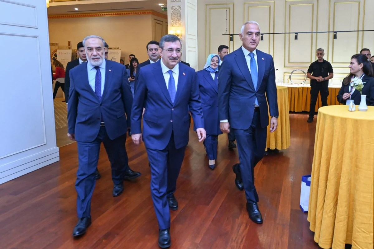 BAKAN ERSOY&rsquo;DAN GAZZE &Ccedil;AĞRISI: M&Uuml;SL&Uuml;MAN DİASPORALARIN FİLİSTİN M&Uuml;CADELESİNİ D&Uuml;NYAYA ANLATMADA KRİTİK ROL&Uuml; VAR