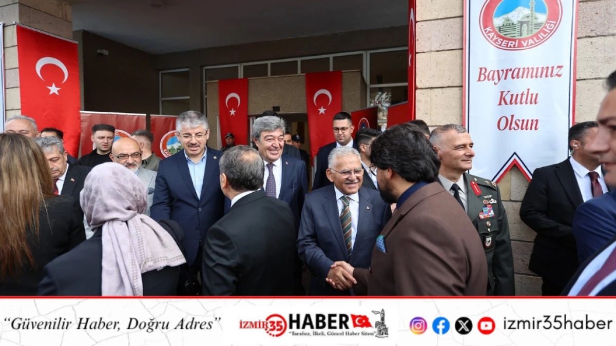 BAŞKAN B&Uuml;Y&Uuml;KKILI&Ccedil;, ŞEHRİN D&Ouml;RT BİR YANINDA BAYRAM SEVİNCİNİ KAYSERİLİLERLE BİRLİKTE YAŞADI