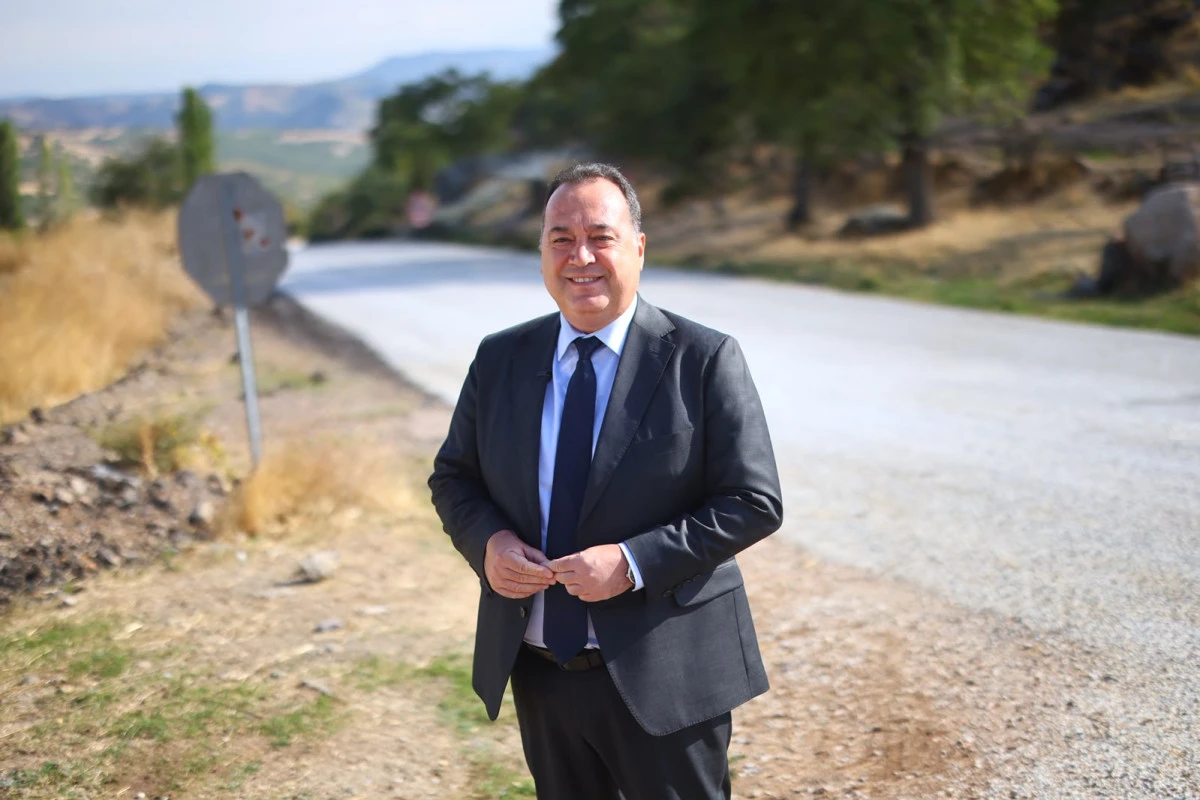 Başkan Dutlulu, Demirci&rsquo;de 12 Mahalleye Ulaşım Sağlayan Yolu İnceledi