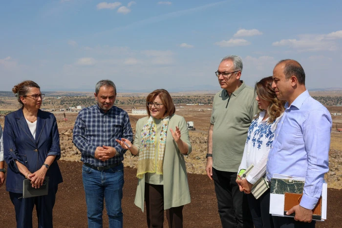 BAŞKAN ŞAHİN, YENİ TUGAY ALANINDA &Ccedil;ALIŞMALARI İNCELEDİ