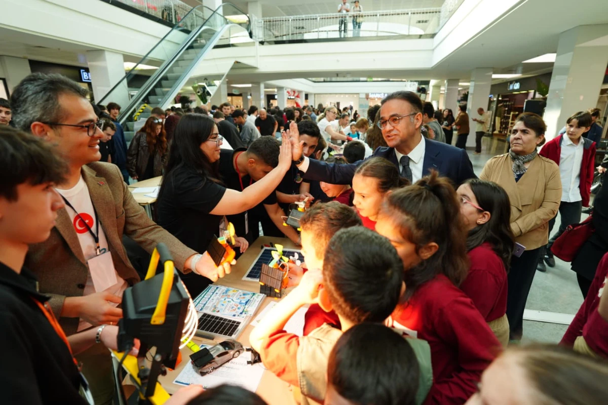 Bilimfest İzmir, Bilim ve S&uuml;rd&uuml;r&uuml;lebilirlik Temasıyla Kapılarını A&ccedil;tı