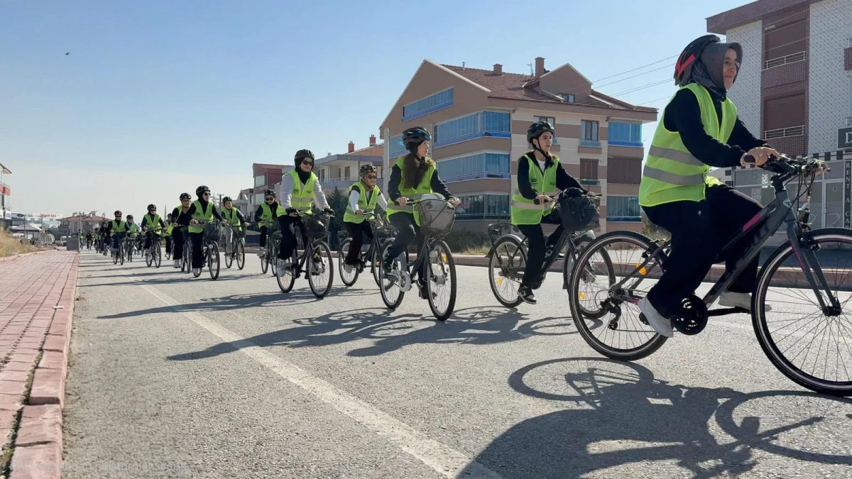 BİSİKLET DOSTU OKUL PROJESİYLE &Ouml;ĞRENCİLER PEDAL &Ccedil;EVİRİYOR