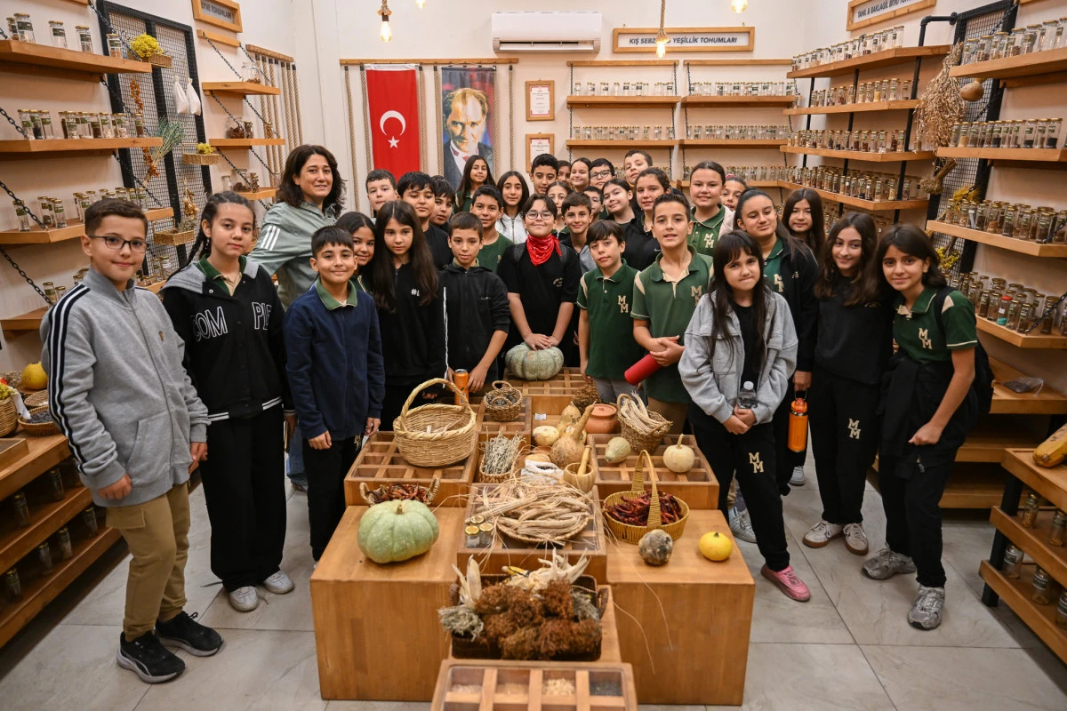 Bornova&rsquo;da gelecek minik ellerle yeşerd