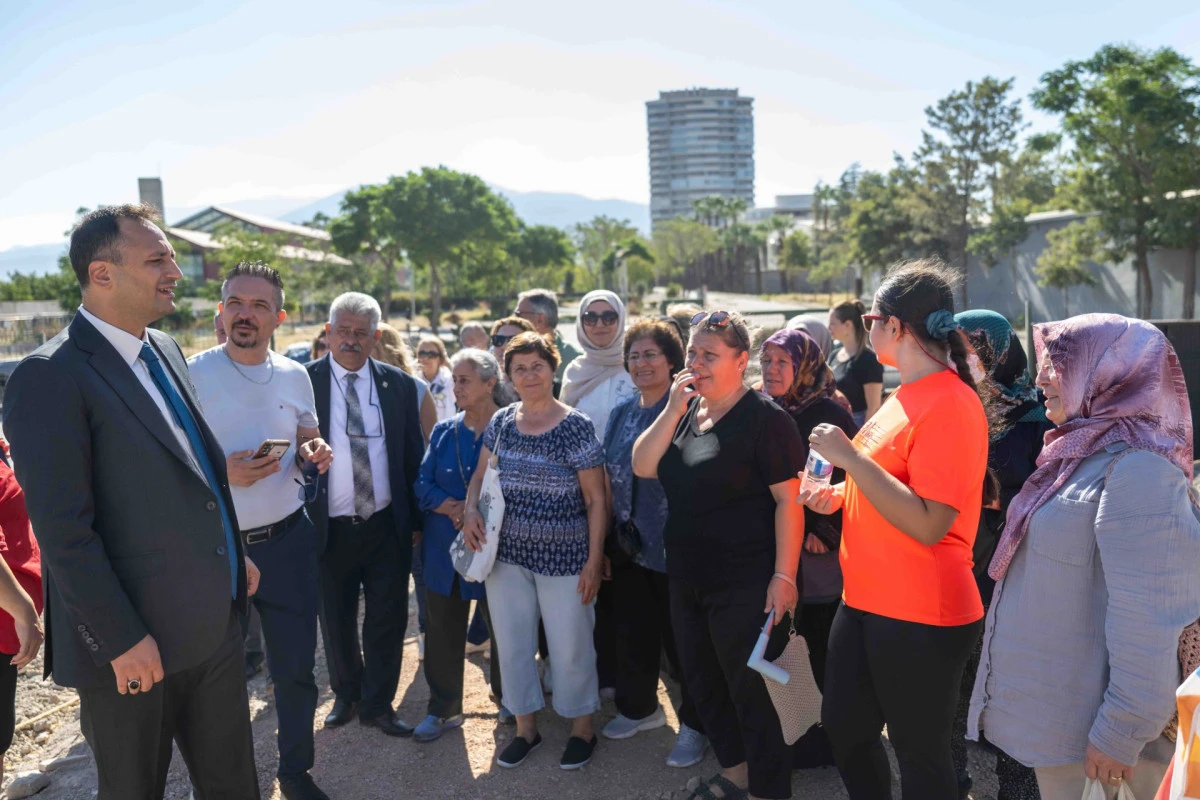 Bornova&rsquo;da iki yeni &ldquo;Kent Bostanı&rdquo; daha a&ccedil;ıldı