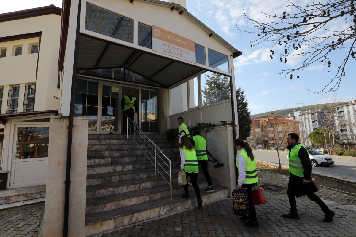 Camilerde Temizlik Çalışması Başlatıldı