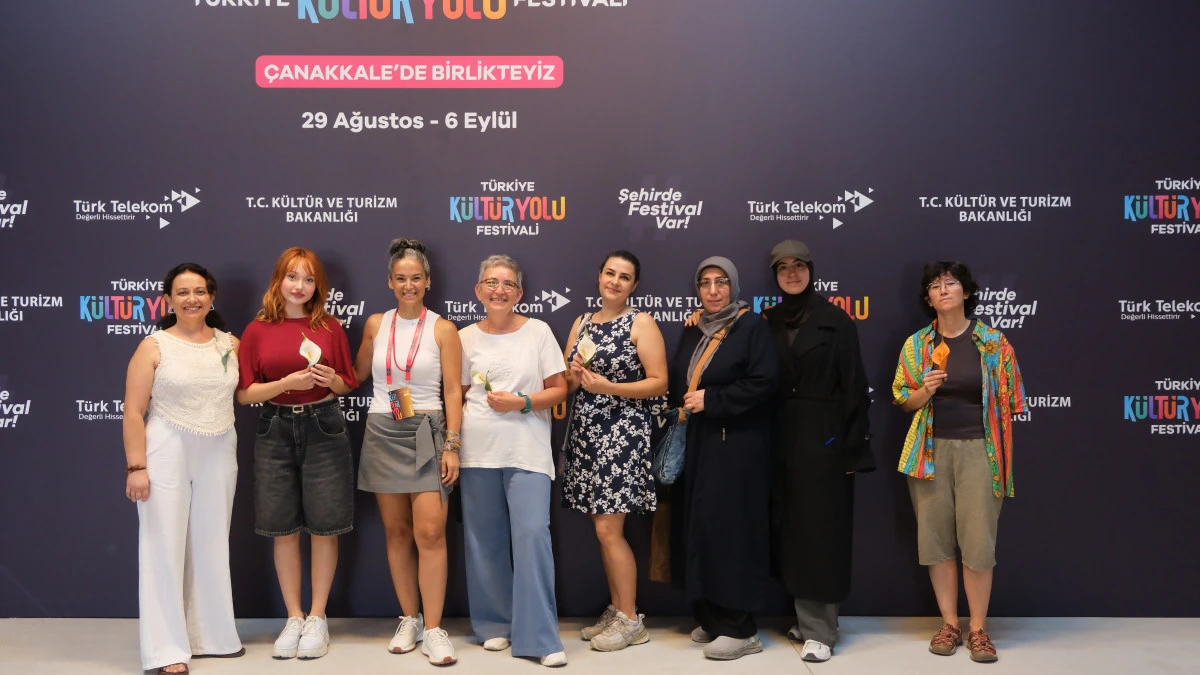 &Ccedil;ANAKKALE&rsquo;DE PERDELER A&Ccedil;ILIYOR İLE ARKEOLOJİK ESERLERİN RESTORASYON &Ccedil;ALIŞMALARI G&Ouml;R&Uuml;N&Uuml;R KILINDI