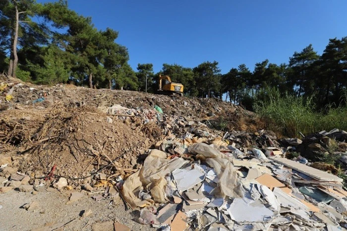 &Ccedil;&ouml;p ve Moloz Yığınlarına Son: Pirentepe ve Atak&ouml;y Artık Temiz