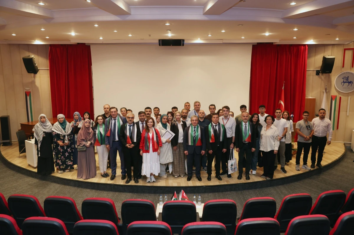 DE&Uuml;&rsquo;DE GAZZE İ&Ccedil;İN BİLİM VE AKADEMİK DAYANIŞMA BULUŞMASI