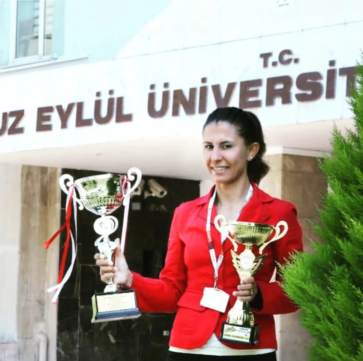 DE&Uuml;'L&Uuml; AKADEMİSYENE LOZAN &Uuml;NİVERSİTESİ'NDEN UZMANLIK SERTİFİKASI