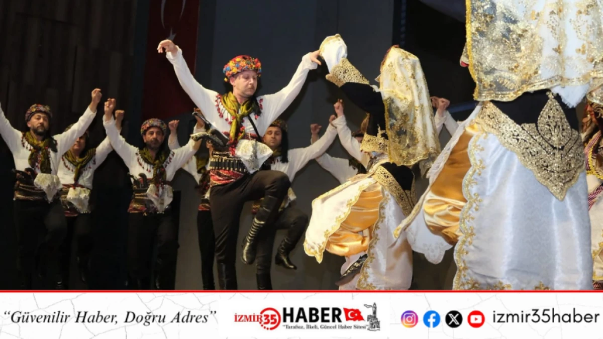 Dikili Belediyesi Halk Oyunları Topluluğu&rsquo;ndan Anlamlı G&ouml;steri