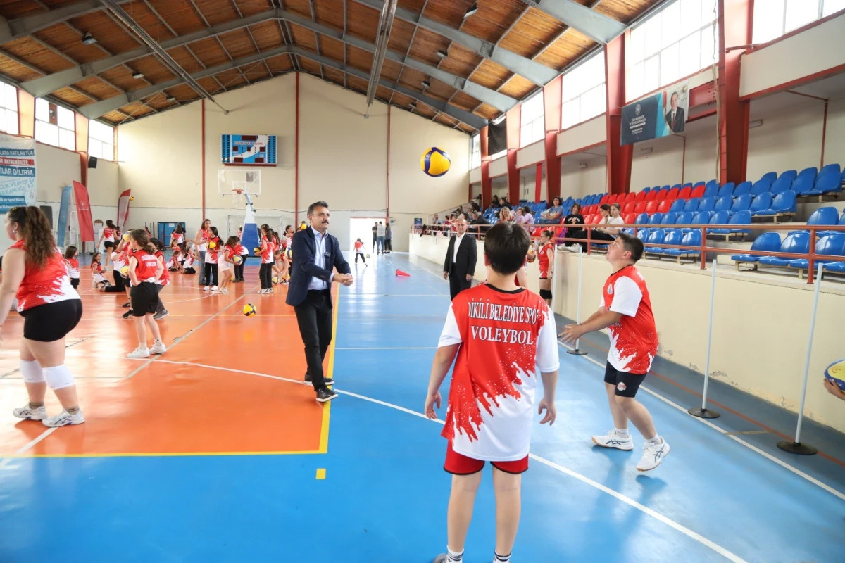 Dikili'nin Yıldızları Kumda Parlayacak