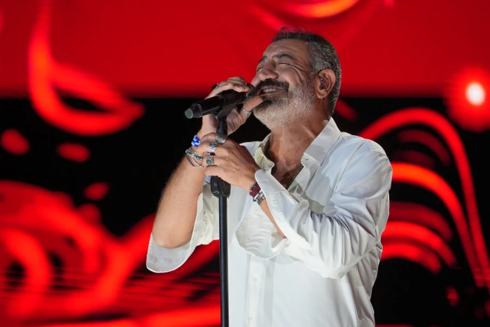 DİYARBAKIR K&Uuml;LT&Uuml;R YOLU FESTİVALİ KONSER MARATONUNA HAKAN ALTUN İLE BAŞLADI