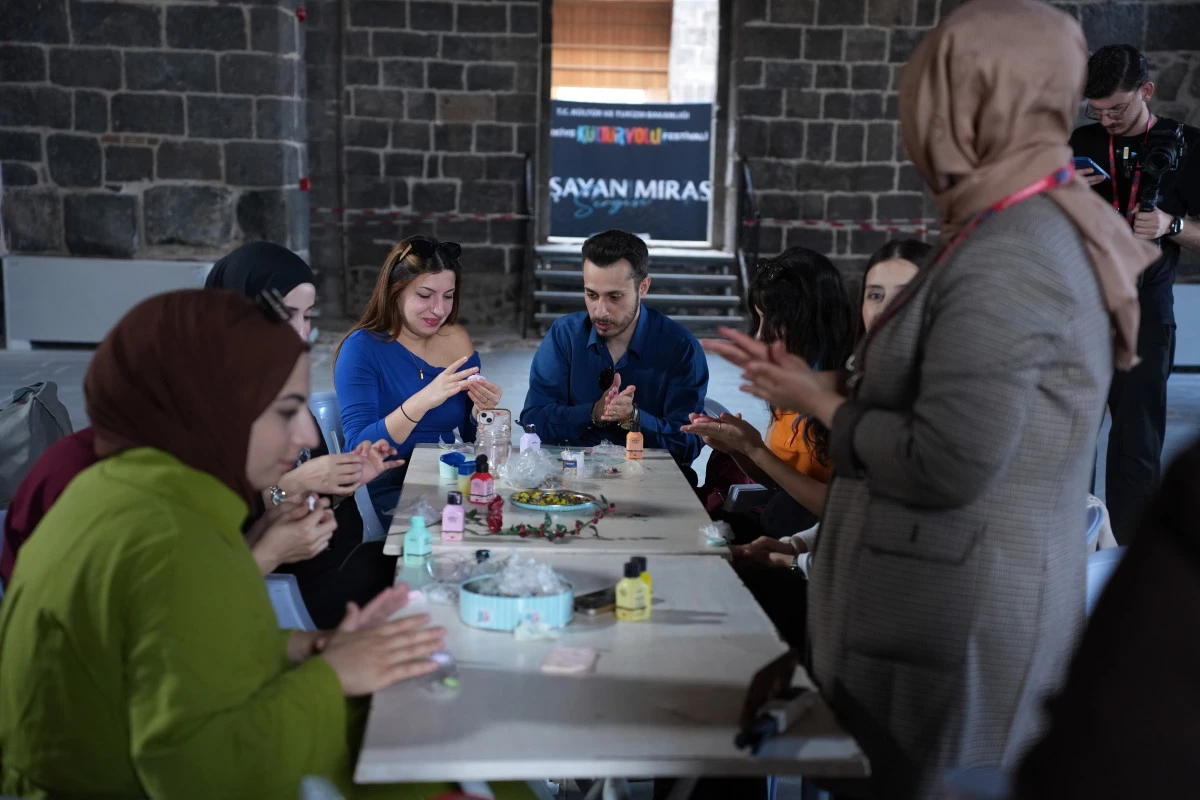 DİYARBAKIR&rsquo;IN GELENEKSEL SANAT VE ZANAAT BİRİKİMİ YAŞAYAN MİRAS SERGİSİNDE &Ouml;NE &Ccedil;IKTI