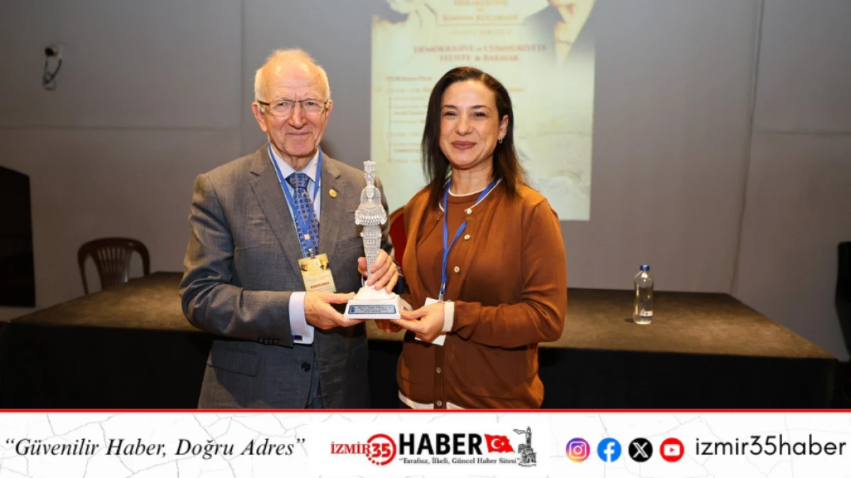 EFES SEL&Ccedil;UK&rsquo;TA FELSEFE G&Uuml;NLERİ: DEMOKRASİ VE ADALET FELSEFE IŞIĞINDA TARTIŞILDI