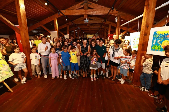 EFES SEL&Ccedil;UK&rsquo;UN &Ccedil;OCUKLARI BARIŞI RENKLERLE ANLATTI