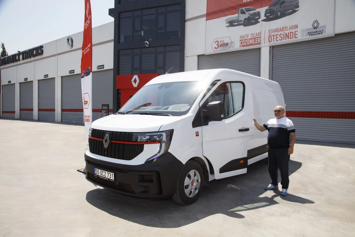 Ege B&ouml;lgesi'nin ilk Renault Trucks Master Red EDITION'ı &Ouml;KN Lojistik filosuna katıldı