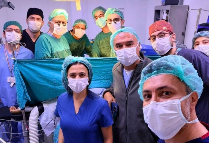 Ege &Uuml;niversitesinde 12 saatte iki ayrı organ nakli yapıldı