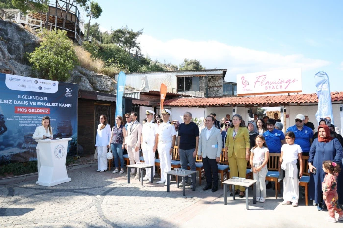 Engelliler, 30 Ağustos Zaferi İ&ccedil;in Su Altı Dalışı Yaptı