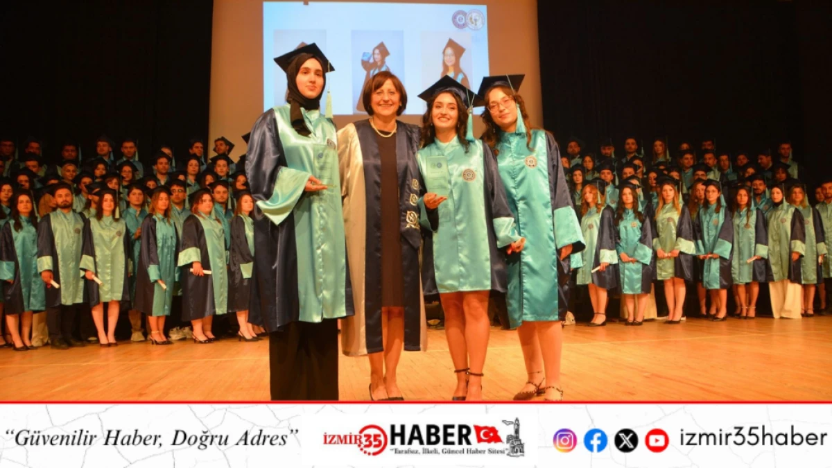 E&Uuml; Eczacılık Fak&uuml;ltesi 51&rsquo;inci d&ouml;nem mezunlarını sağlık sekt&ouml;r&uuml;ne uğurladı