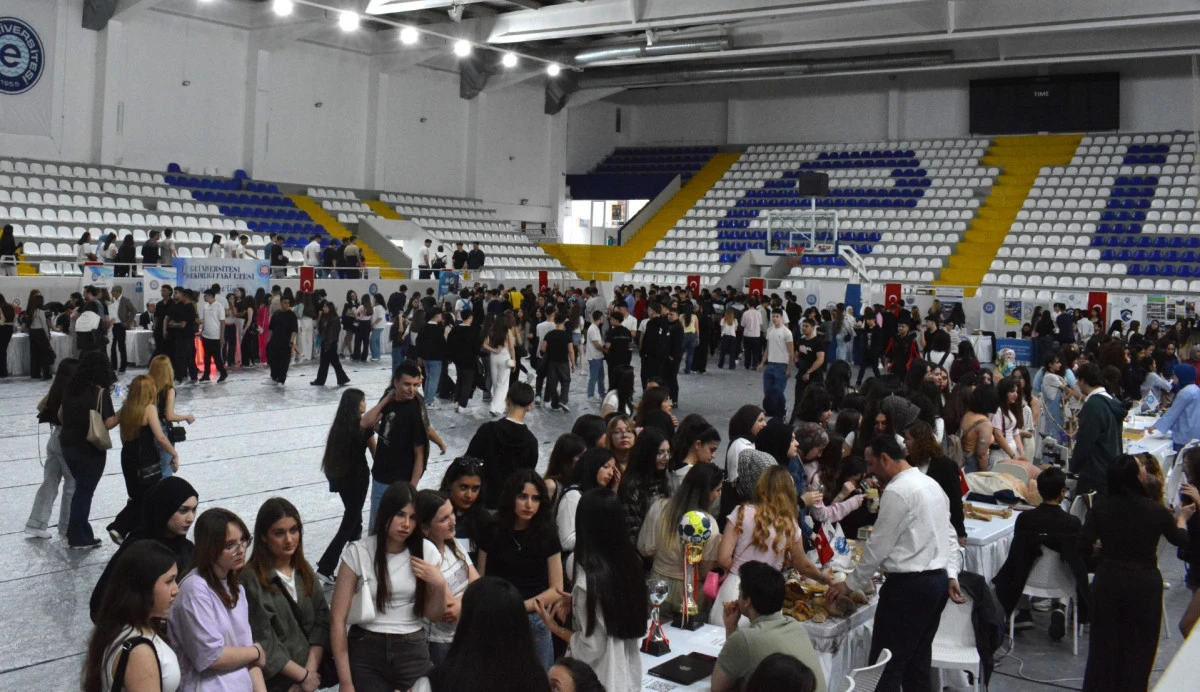 E&Uuml; kapılarını aday &ouml;ğrencilere a&ccedil;ıyor