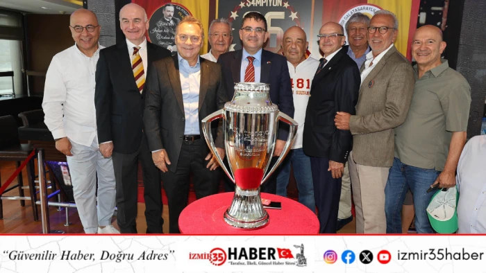 Galatasaray'ın 26. Kupası İzmir'e geldi ve kutlamalar yapıldı.