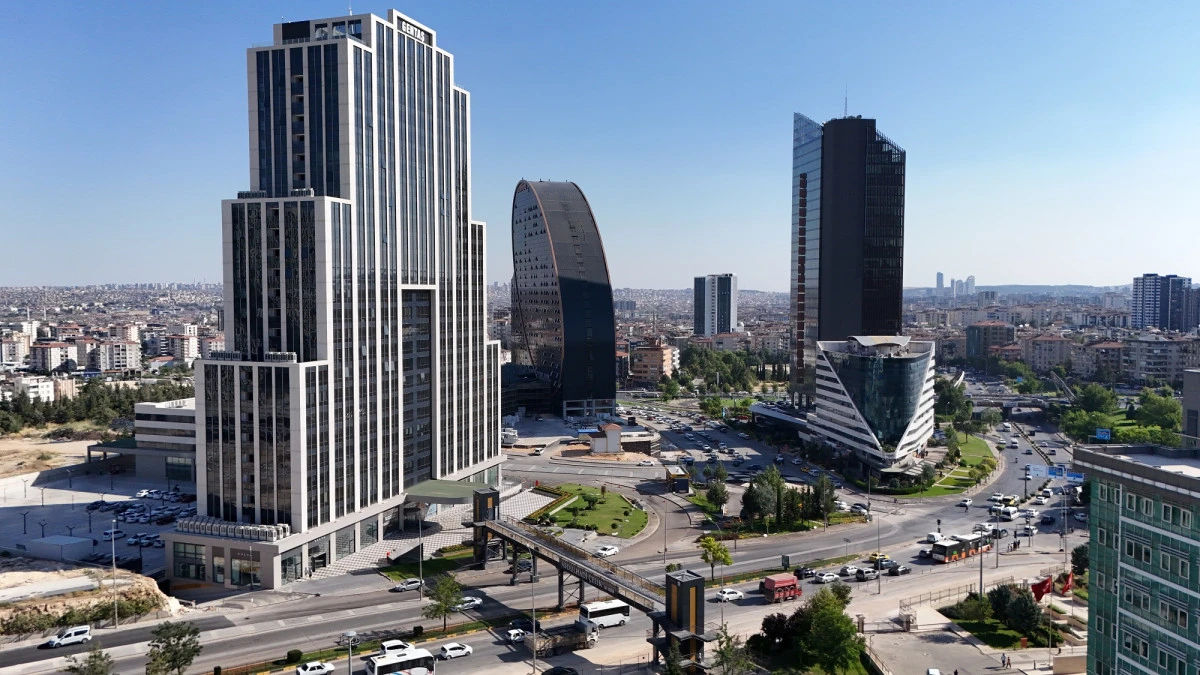 GAZİANTEP B&Uuml;Y&Uuml;KŞEHİR ASFALT &Ccedil;ALIŞMALARINA ARALIKSIZ DEVAM EDİYOR