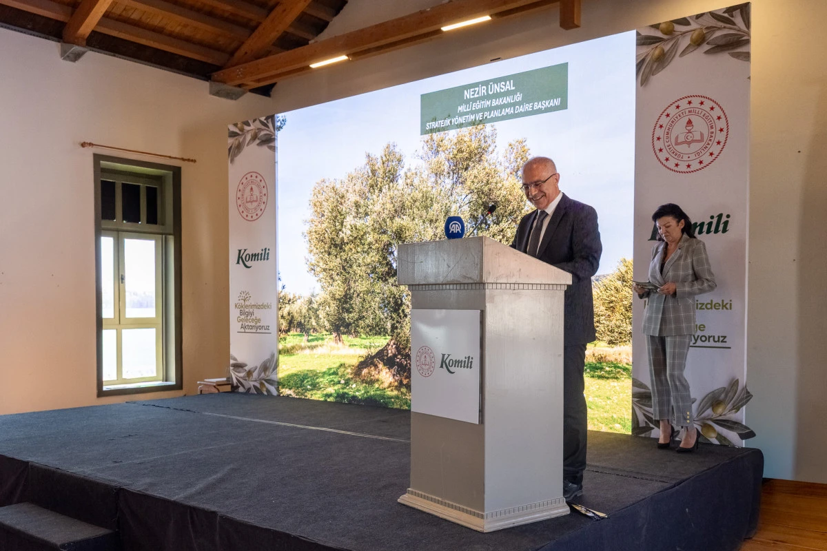 GELECEĞE AKTARIYORUZ PROJESİ  İYİ UYGULAMALAR &Ouml;D&Uuml;L T&Ouml;RENİ AYVALIK&rsquo;TA GER&Ccedil;EKLEŞTİRİLDİ