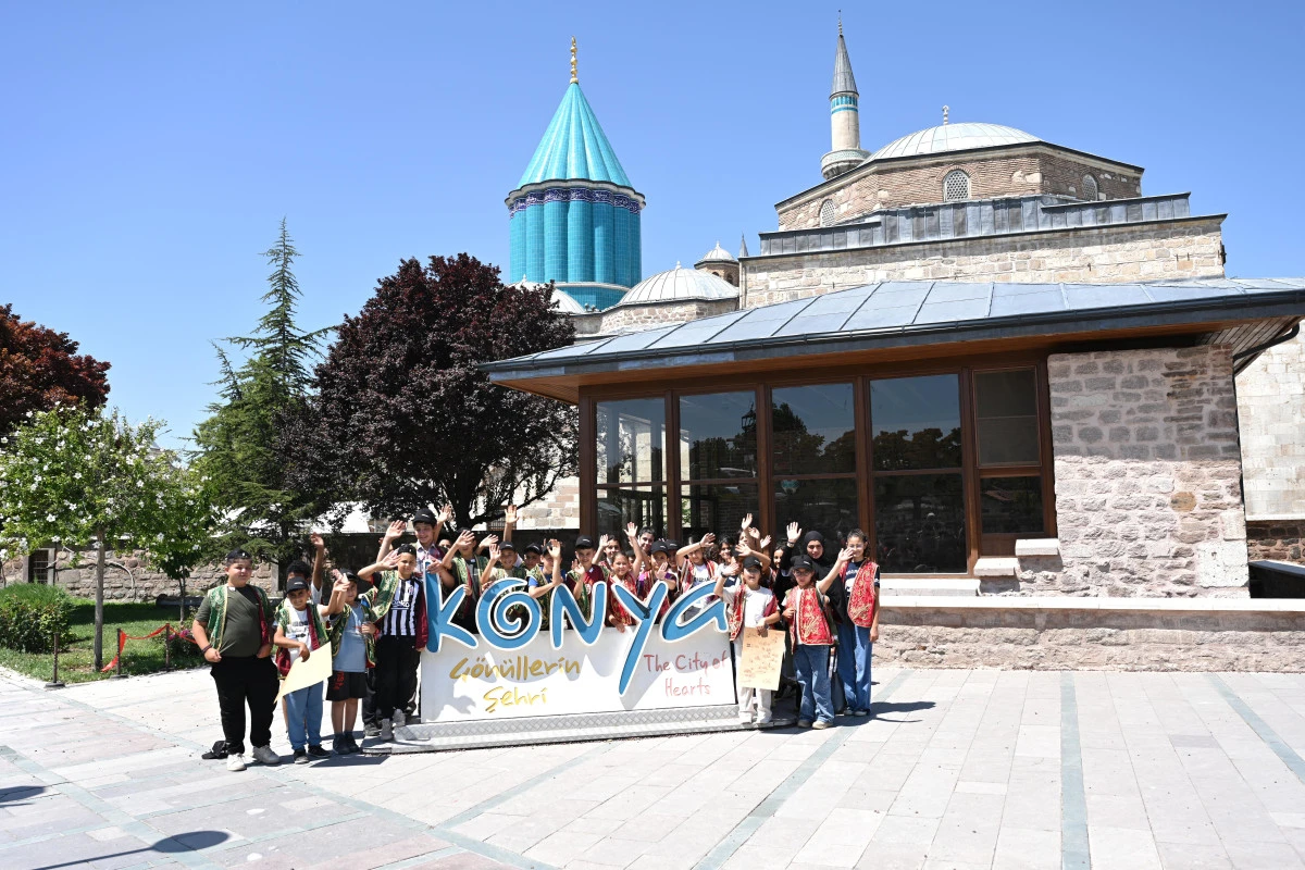 GEN&Ccedil; KOMEK YAZ OKULU &Ouml;ĞRENCİLERİ ŞEHRİN KALBİNDE YOLCULUK YAPTI