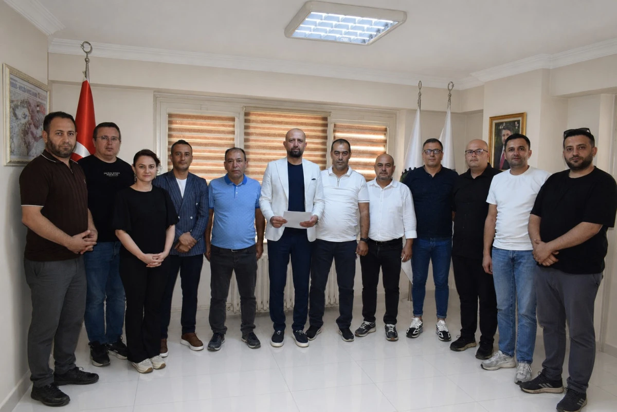  HAK-İŞ Konfederasyonu 15 Temmuz Demokrasi ve Mill&icirc; Birlik G&uuml;n&uuml;,nde basın a&ccedil;ıklaması yaptı