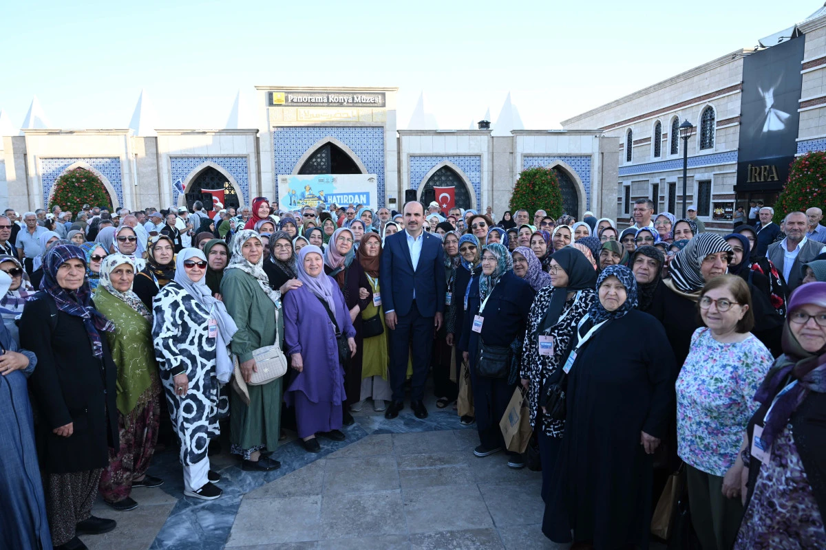 HATIRDAN HATIRAYA K&Uuml;LT&Uuml;R TURLARINA KATILAN 10 BİN EMEKLİ